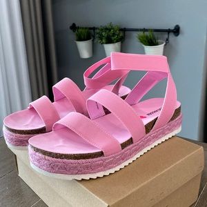 NIB- Steve Madden Kids Sandals - Pink Size 5